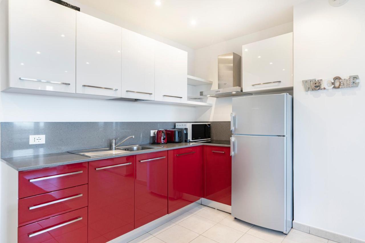 בוסוליי Frontiere Monaco, Terrasse, Vue Mer, Parking - Ab מראה חיצוני תמונה